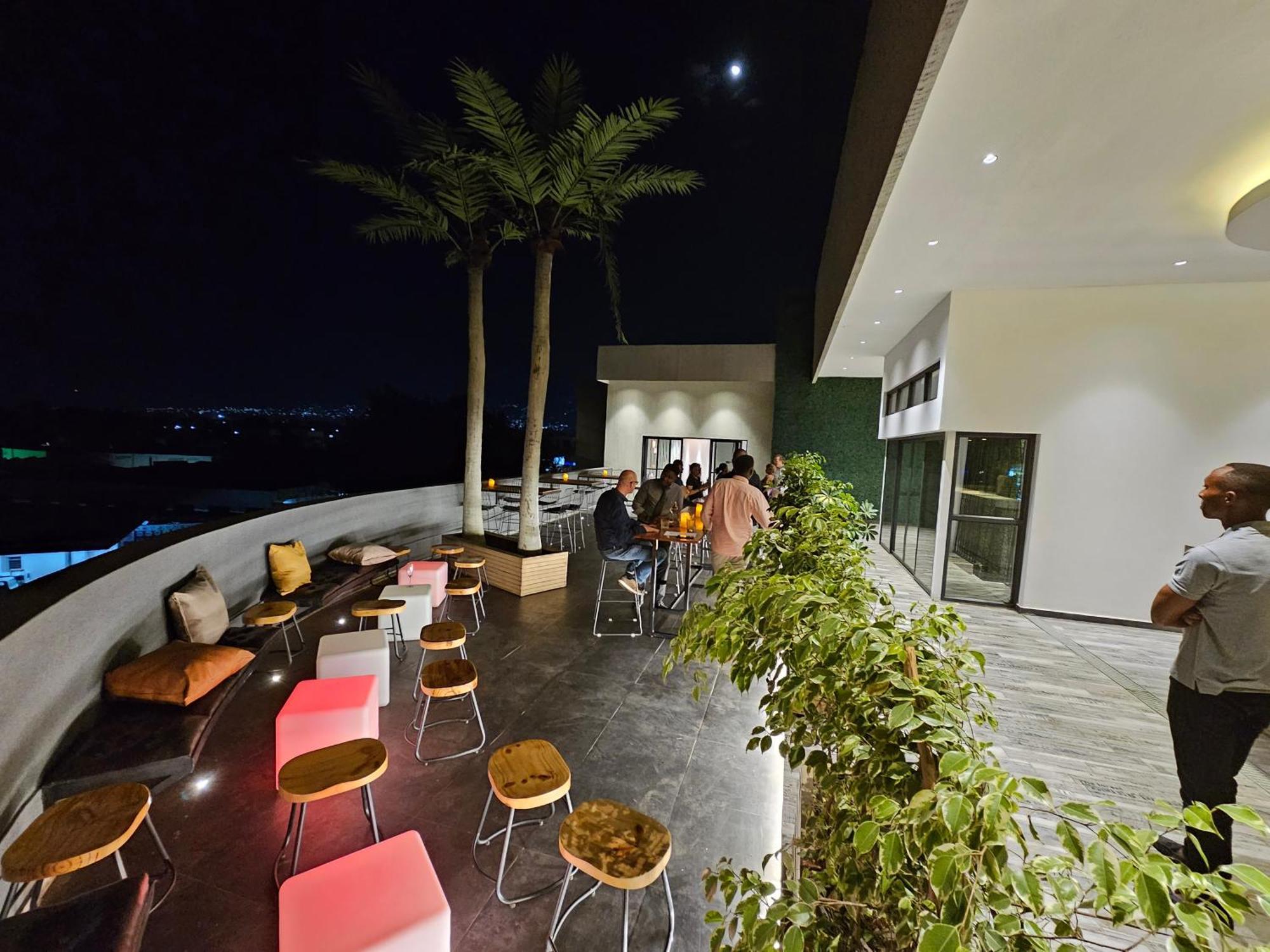 Burundi Palace Boutique Hotel Бужумбура Екстериор снимка