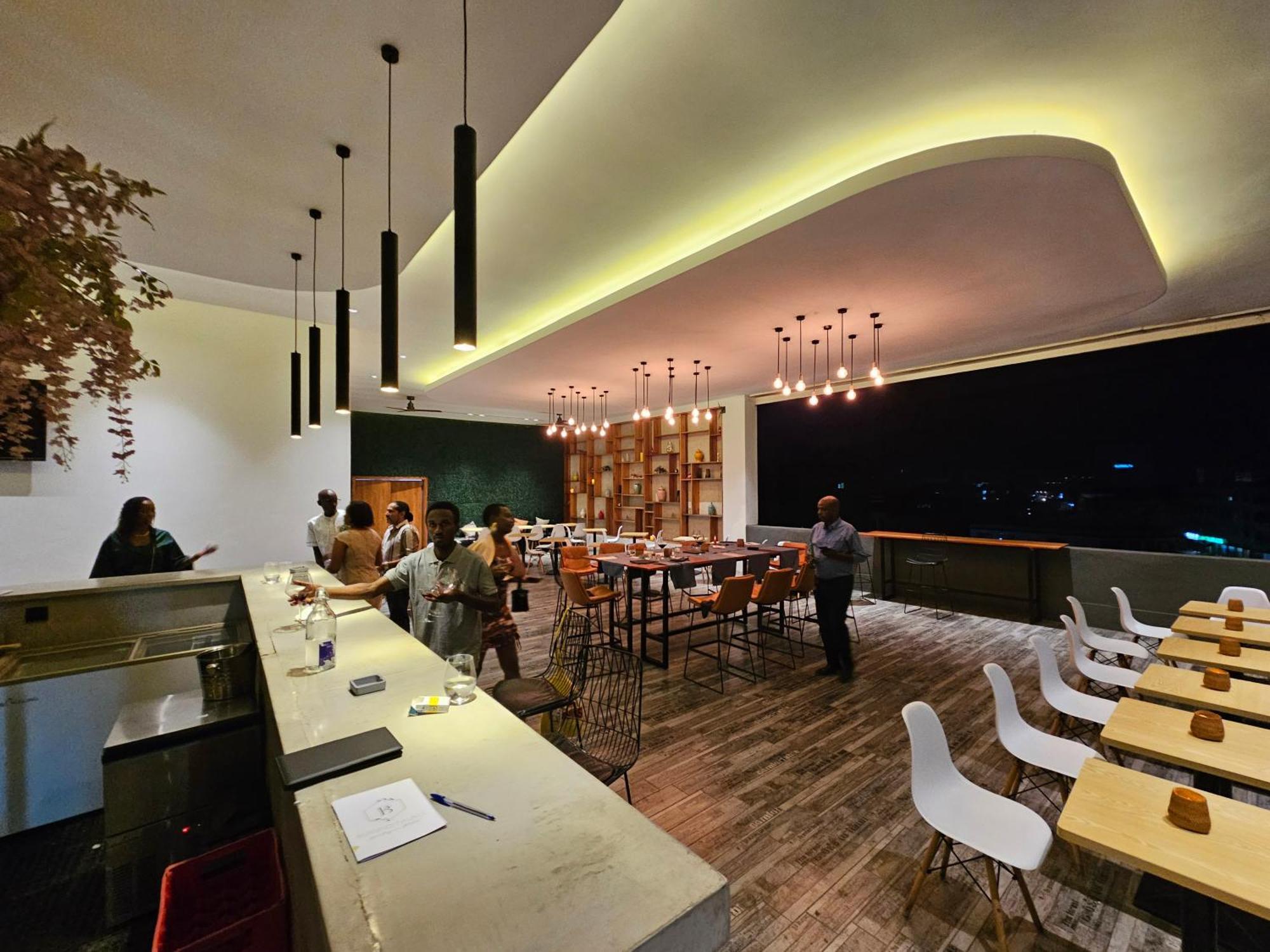 Burundi Palace Boutique Hotel Бужумбура Екстериор снимка